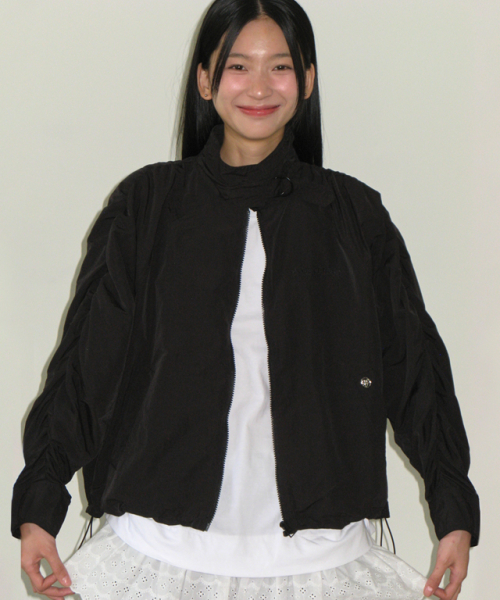 론론(RONRON) BUCKLE SHIRRING WIND JUMPER BLACK - 사이즈