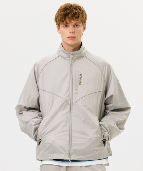GLOSSY WOVEN JUMPER [BEIGE]