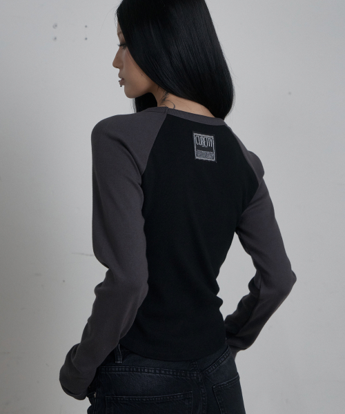 C RAGLAN LONG SLEEVE T-SHIRT_BLACK