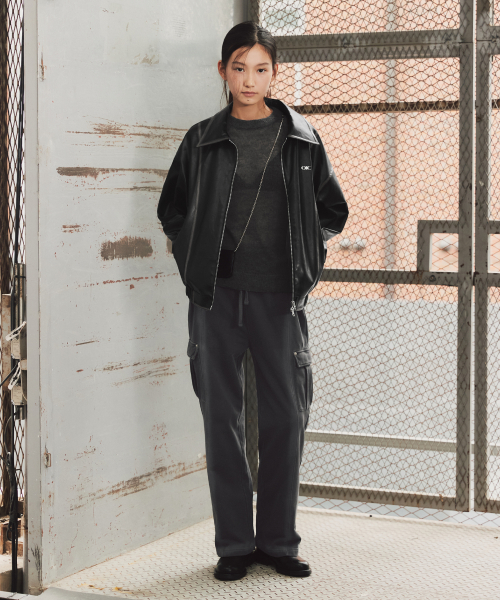 Винтажная кожанка с металлическим лого WASHED BLACK