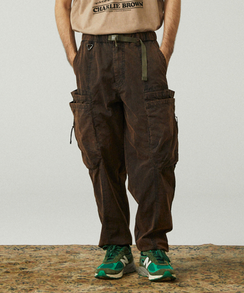 BELTED UTILITY POCKET BALLOON PANTS DARK BROWN_FQ3WP70U