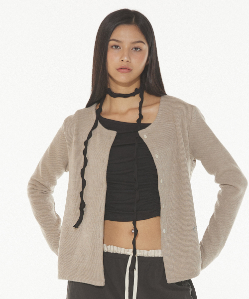 NORA CLASSIC U-NECK CARDIGAN - MOCHA