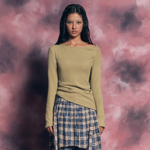 Футболка со спущенным плечом UNBALANCE OFF-SHOULDER OLIVE BQ4CL010