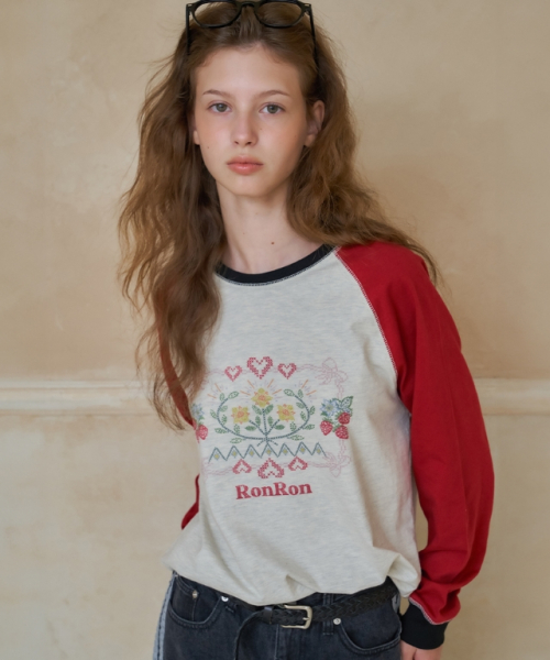 론론(RONRON) CROSS STITCH RASPBERRY RAGLAN LONG SLEEVE