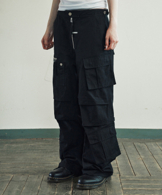 더바이닐하우스(THEVINYLHOUSE) MILITARY CARGO PANTS BLACK 상품 이미지