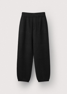 Fine merino wool oval silhouette jogger pant_Ink black