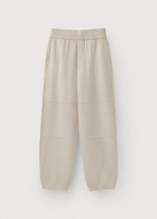 Fine merino wool oval silhouette jogger pant_Ivory