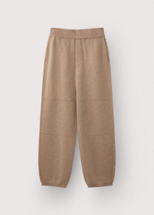 Fine merino wool oval silhouette jogger pant_Camel