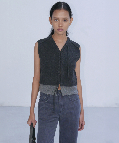 SUPERFINE MERINO WOOL SEWED VEST - DARK GREY