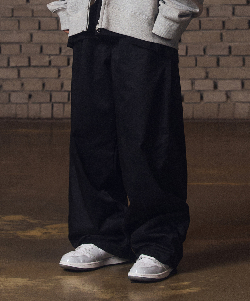 필루미네이트() 원 턱 퍼티그 팬츠-블랙 상품 이미지