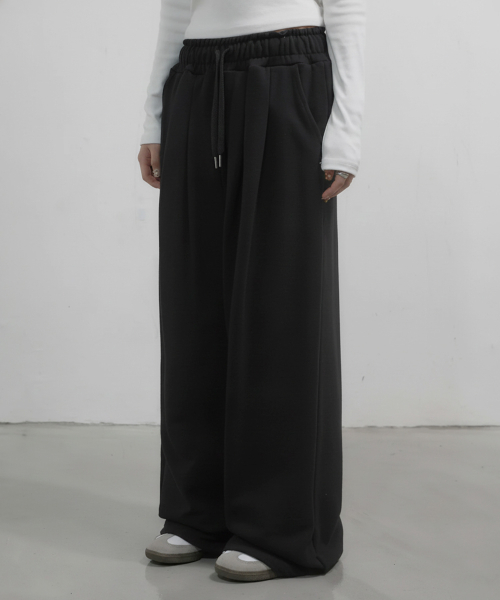 Широкие брюки с двумя складками, Black