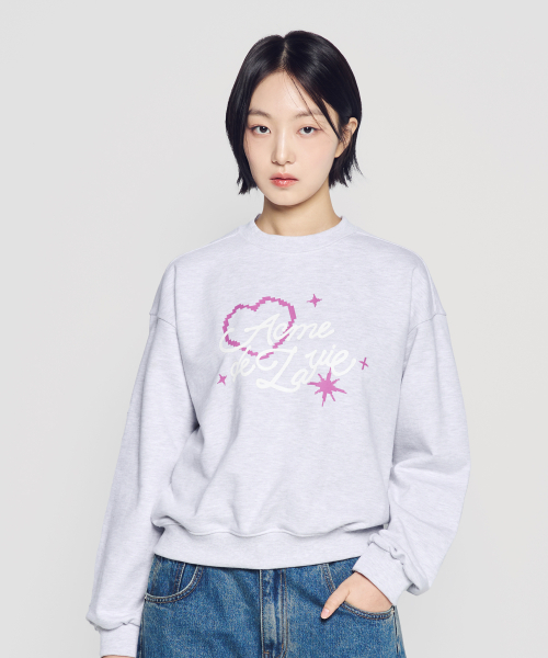 WOMAN SCRIPT HEART LETTERING SWEATSHIRTS (3 COLOR)