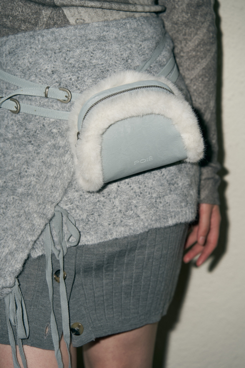포이에(POIE) fur trimming double belt bag(baby blue) - 사이즈 & 후기 | 무신사