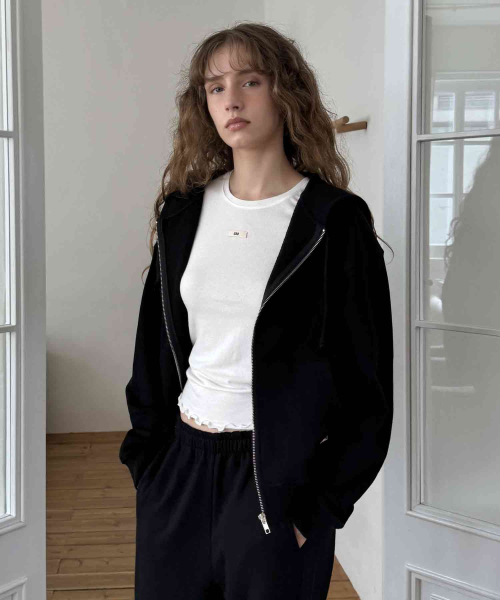 Reverie zip-up (black)