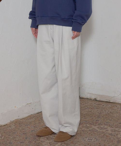 Чиносы Zoe с одной складкой [Off-White]