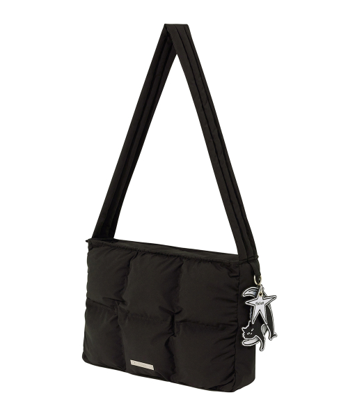 NERO BADGE PADDED BAG BLACK