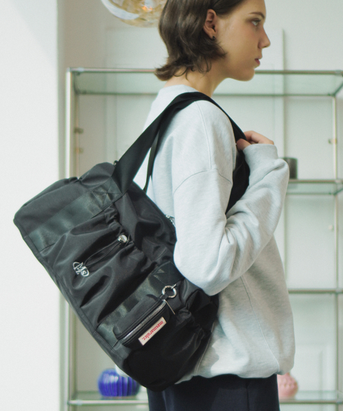 ◆masmarulez◆ Pouch set glossy shoulder duffel bag Black 50 마스마룰즈(MASMARULEZ) [파우치세트] glossy shoulder duffel