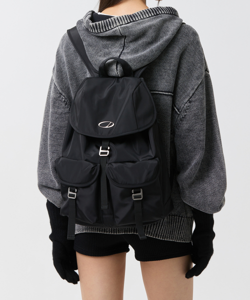 バックパック・リュック Odd Studio SIGNATURE TWO POCKET BACKPACK BLACK 5010213733 오드스튜디오(ODDSTUDIO) 시그니처 투 포켓 백팩 - BLACK
