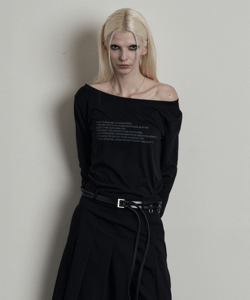 OFF SHOULDER LETTERING LONG SLEEVE BLACK