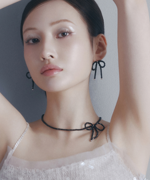 제이에스티나() [무신사 에디션] STELLA 리본 블랙 비드목걸이 (JJLJNZ4BF390BR400) 상품 이미지