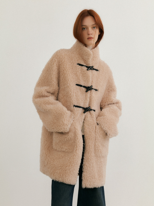 High-neck duffle shearing bear mustang
