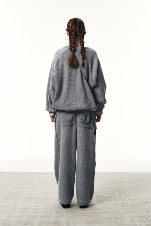 SMOOTH D LOGO KNIT PANTS IN GREY