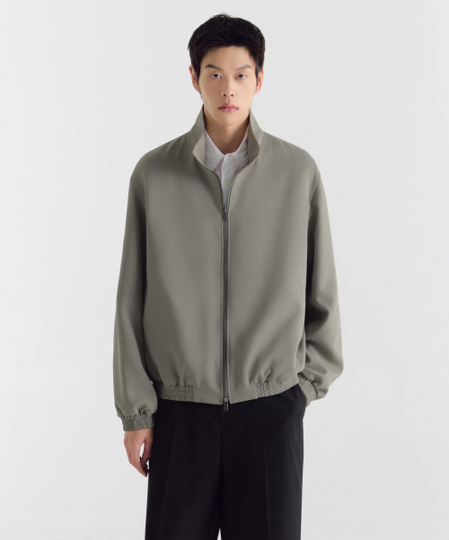 Крепдешиновый жакет-блузон с высоким горлом [Khaki Grey]