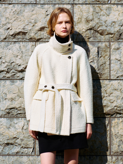 コート on&on Boucle Highneck Half Coat NEW4WHA23_03 온앤온(ON&ON) Boucle High-neck Half Coat NEW4WHA23_03