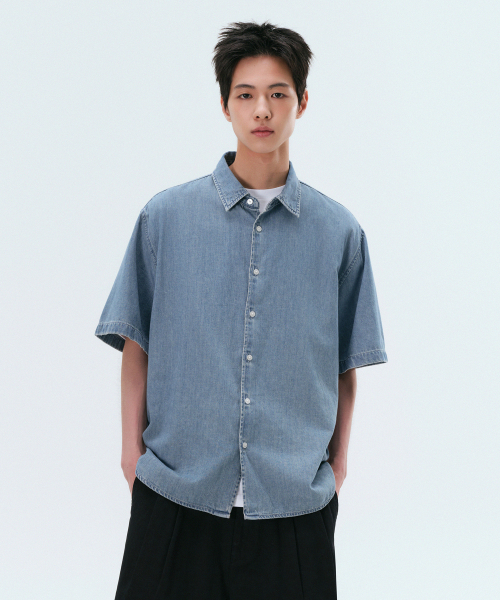 Relaxed Short-Sleeve Denim Shirt [Light Indigo]