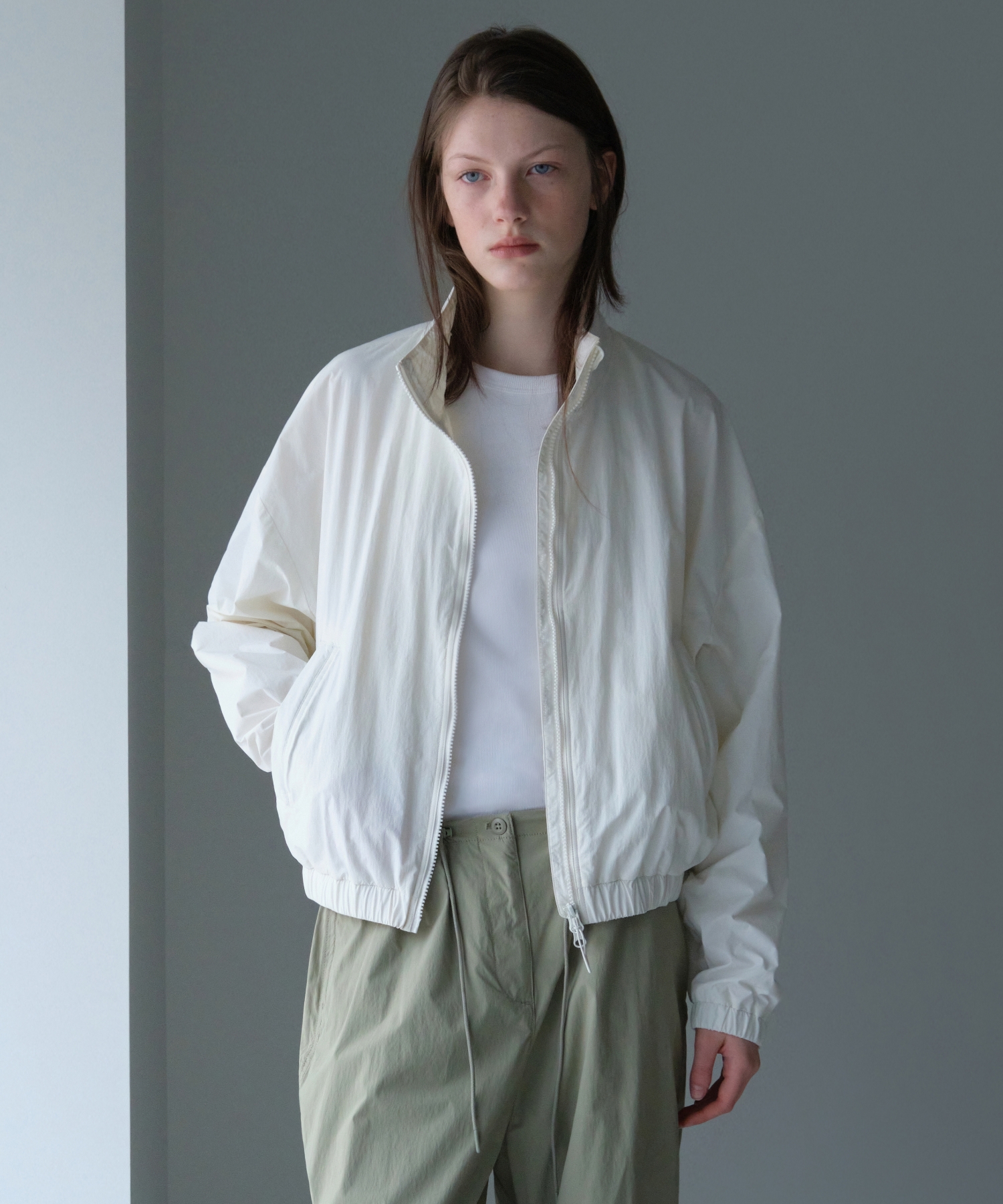 WOMENS OVERSIZE HIGHNECK WINDBREAKER JACKET [IVORY]