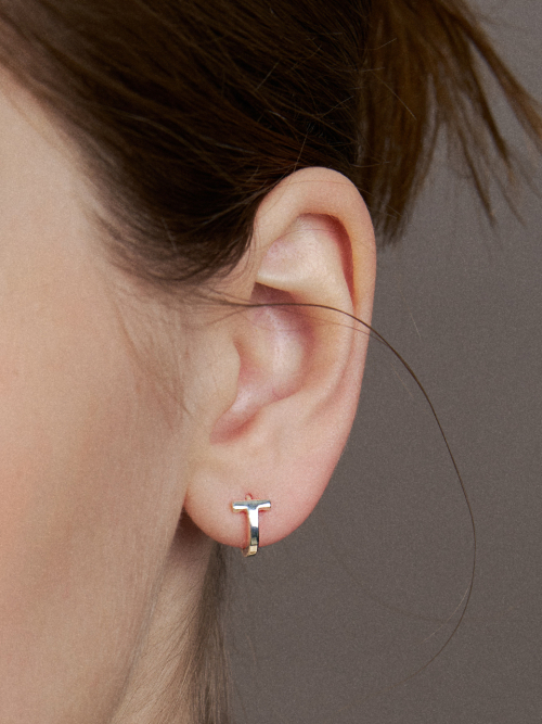 日本未入荷Heiの[sv925]T-line one-touch earring 全2色 헤이(HEI) [sv925] T-line one-touch earring - 후기 | 무신사