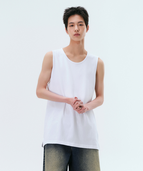 레이어드 스쿱 넥 슬리브리스 탑 [화이트]