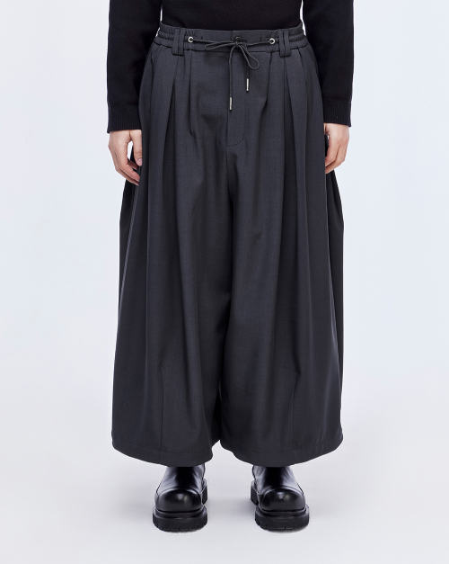 Плиссированные укороченные широкие брюки SONGZIO HOMME Dark Grey SH2PT209DG