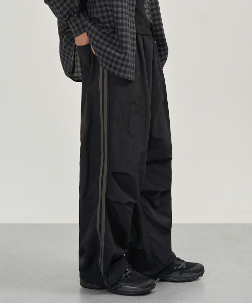 SIDE LINE NYLON TRACK PANTS (BLACK)