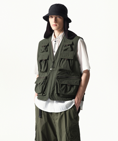 [ ] жилет [khaki]