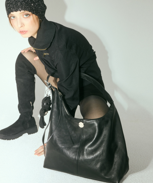 페이헤이 Soft belted hobo bag (black)
