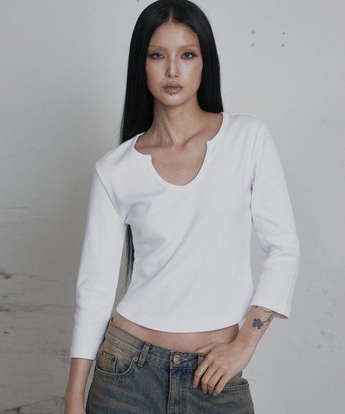 C 90S LINE SLIT NECK T-SHIRT_WHITE