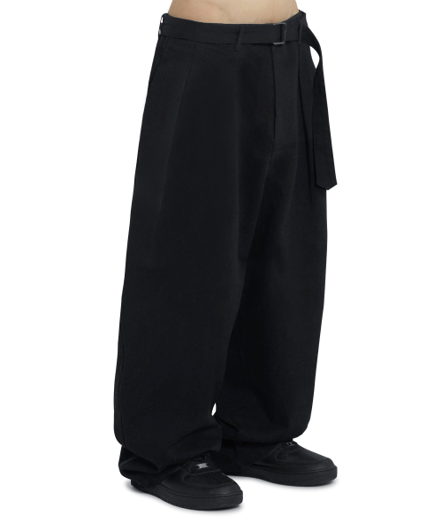 BELTED SIDE TWO TUCK WIDE PANTS - BLACK