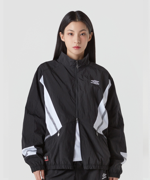 엄브로() HBL 노팅엄 스탠넥 웜업 바람막이 자켓 블랙(UQ121CJK23) 상품 이미지