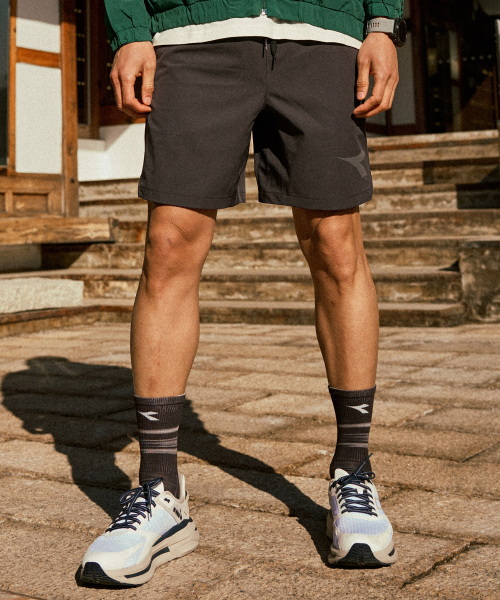 Базовые беговые шорты Free Glide 4-inch DARK GREY