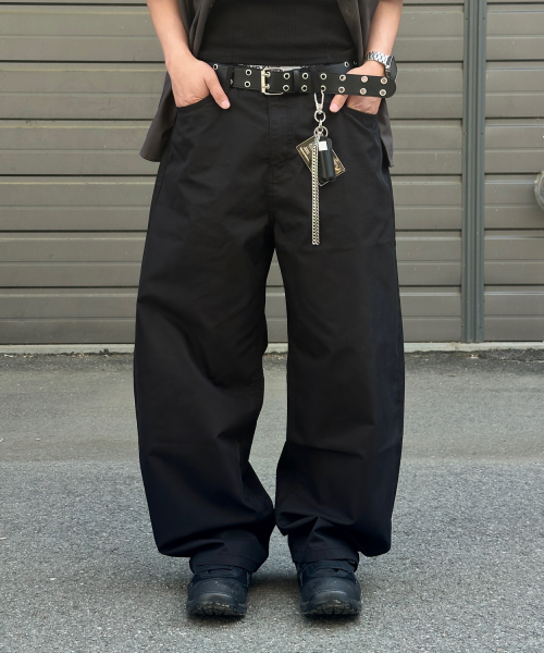 Curved Cotton Chino Pants [Black]