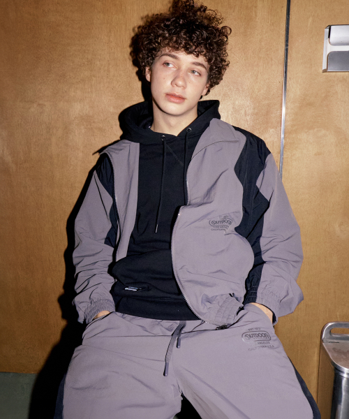 COLOR BLOCK TRACK JUMPER (CHARCOAL)