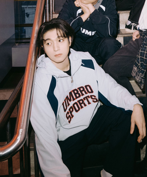 엄브로() 엔지니어드 레터링 후드 아노락 라이트 그레이(UQ121CWT24) 상품 이미지