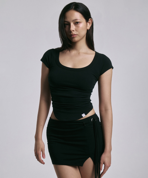 플리즈노팔로우(PLEASENOFOLLOW) New MOMO Shirring Short Top
