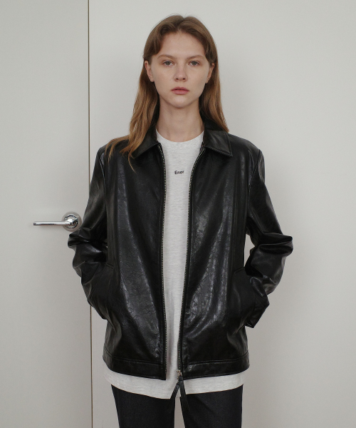 GLOSSY VEGAN LEATHER JACKET - BLACK