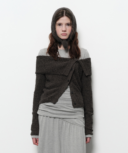 OFF SHOULDER BUTTON CARDIGAN (black)