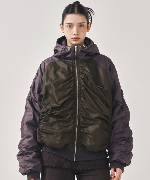 HOODY SHIRRING VOLUME куртка_KHAKI