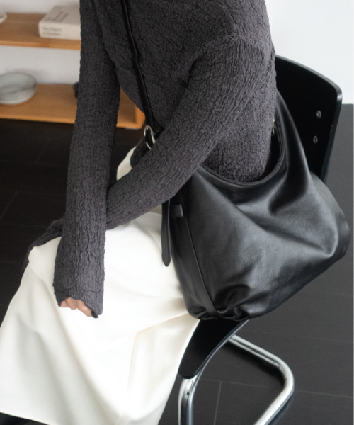 Kisses Hobo Bag / черный