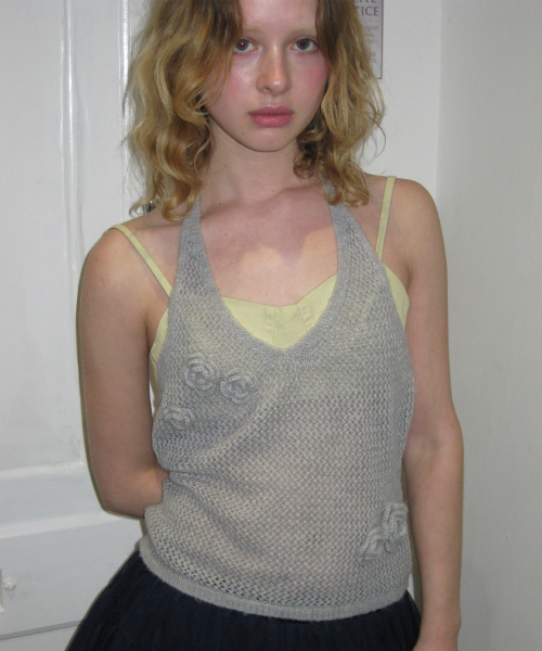 MUSINSA公式 | SINOON Flower Halter Neck Knit Vest (Ivory)