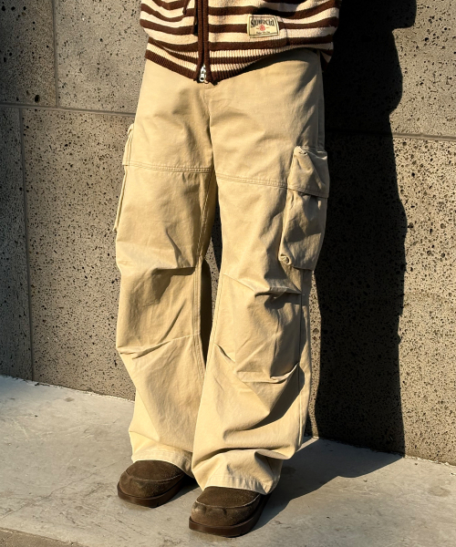 DYED COTTON WIDE CARGO PANTS [BEIGE]